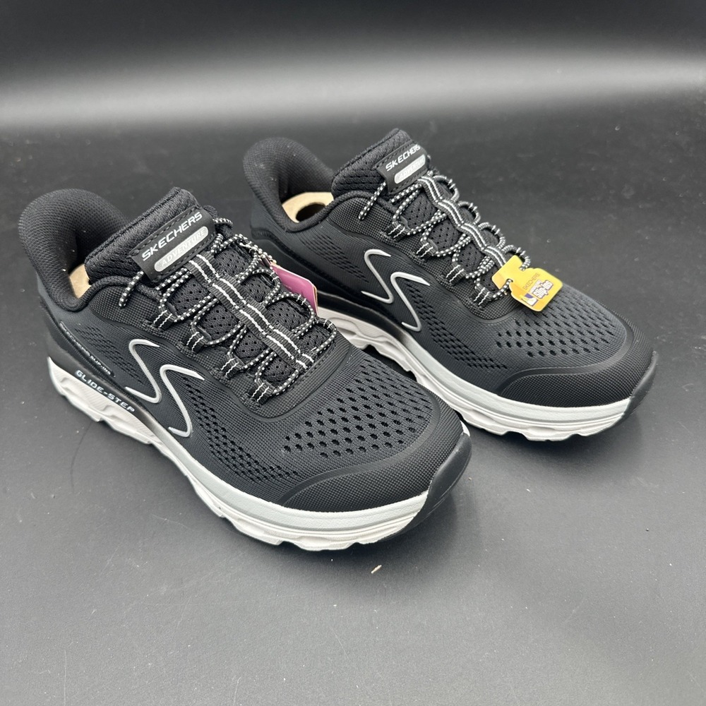 Skechers Women's Glide Step Sole Hands Free Slip-ins Sneaker Size 5.5